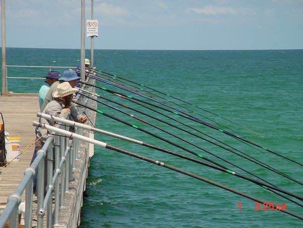 Long Rods Mordialloc Pier Fishing